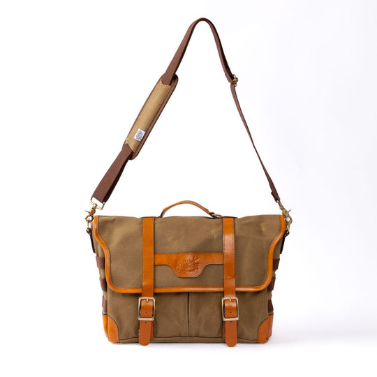 Commodore Premium Messenger Bag