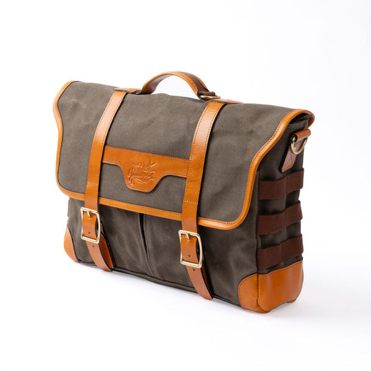 Commodore Premium Messenger Bag